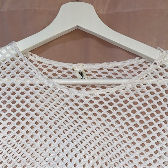 White fishnet cover-up - Picture 8 of 8